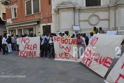 VENICE 7/06/09 - DEMONSTRATION OF THE BLACK SELLERS ©Graziano Arici/Rosebud2 EXTRACOMUNITARI NERI NEGRI VU CUMPRA