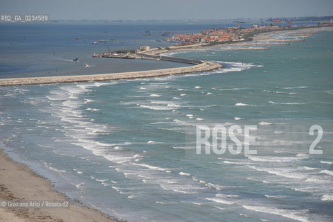 VENEZIA 28/05/09 - FOTO AEREE DELLISOLA DI PELLESTRINA ©Graziano Arici/Rosebud2 CONSORZIO VENEZIA NUOVA LAGUNA ONDE