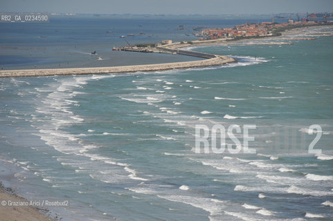 VENEZIA 28/05/09 - FOTO AEREE DELLISOLA DI PELLESTRINA ©Graziano Arici/Rosebud2 CONSORZIO VENEZIA NUOVA LAGUNA ONDE