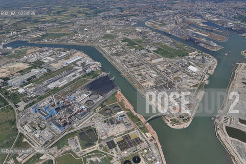 VENEZIA 28/05/09 - FOTO AEREE DI PORTOMARGHERA  ©Graziano Arici/Rosebud2 CONSORZIO VENEZIA NUOVA LAGUNA ONDE