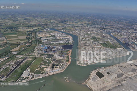 VENEZIA 28/05/09 - FOTO AEREE DI PORTOMARGHERA  ©Graziano Arici/Rosebud2 CONSORZIO VENEZIA NUOVA LAGUNA ONDE