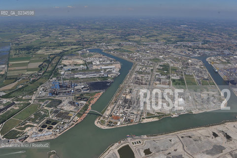 VENEZIA 28/05/09 - FOTO AEREE DI PORTOMARGHERA  ©Graziano Arici/Rosebud2 CONSORZIO VENEZIA NUOVA LAGUNA ONDE