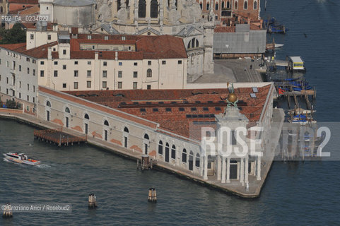 VENEZIA LUGLIO 2009 - FOTO AEREE DELLA PUNTA DELLA DOGANA ©Graziano Arici/Rosebud2