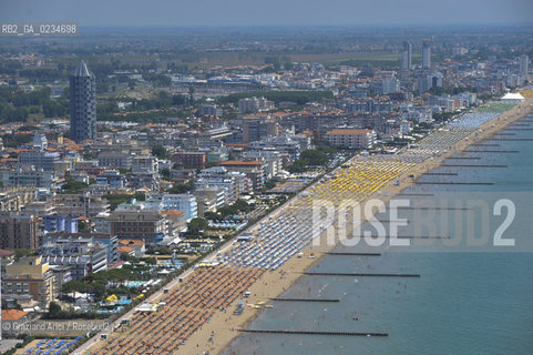 VENEZIA LUGLIO 2009 - FOTO AEREA DELLA SPIAGGIA DI JESOLO ©Graziano Arici/Rosebud2 MARE