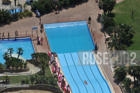VENEZIA LUGLIO 2009 - FOTO AEREA DEL PARCO DI ACQUALAND A JESOLO ©Graziano Arici/Rosebud2 PISCINA