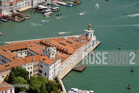 VENEZIA LUGLIO 2009 - FOTO AEREA DELLA PUNTA DELLA DOGANA  ©Graziano Arici/Rosebud2 NAVE