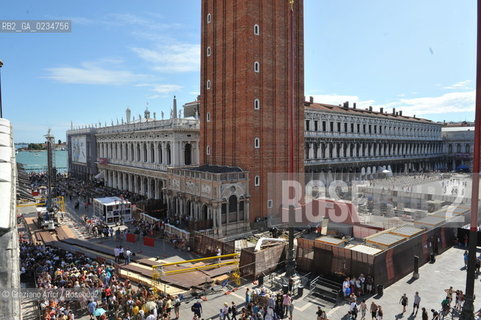 VENEZIA 4/08/09 - TRASPORTO DELLA TRIVELLA IN PIAZZA S.MARCO FINO AL CAMPANILE PER I LAVORI DI CONSOLIDAMENTO @ Graziano Arici/Rosebud2 CONSORZIO VENEZIA NUOVA RESTAURO