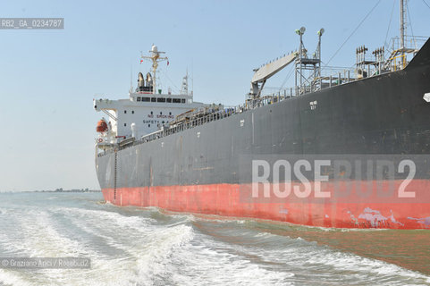 VENEZIA 2009 - CANALE DEI PETROLI ©Graziano Arici/Rosebud2 BARCA NAVE