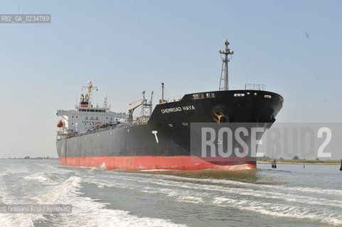 VENEZIA 2009 - CANALE DEI PETROLI ©Graziano Arici/Rosebud2 BARCA NAVE