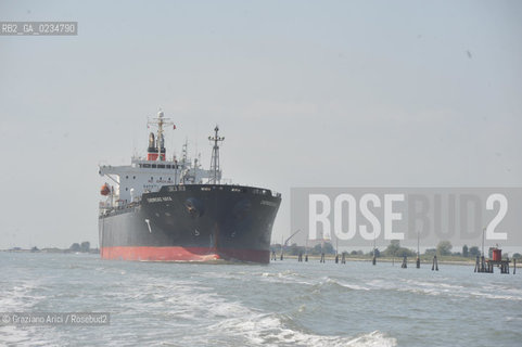 VENEZIA 2009 - CANALE DEI PETROLI ©Graziano Arici/Rosebud2 BARCA NAVE