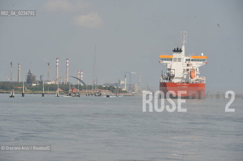 VENEZIA 2009 - CANALE DEI PETROLI ©Graziano Arici/Rosebud2 BARCA NAVE
