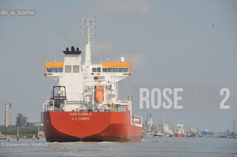 VENEZIA 2009 - CANALE DEI PETROLI ©Graziano Arici/Rosebud2 BARCA NAVE