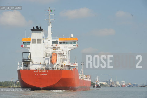 VENEZIA 2009 - CANALE DEI PETROLI ©Graziano Arici/Rosebud2 BARCA NAVE