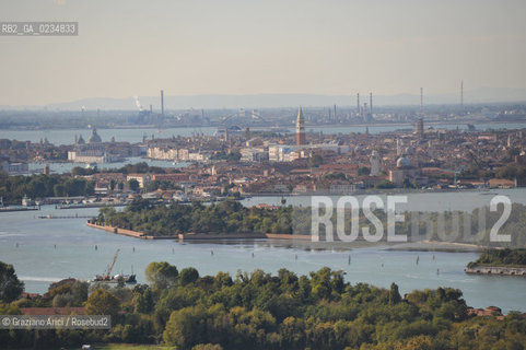 Venice 14/9/2009-  barene con Certosa e skyline foto aerea ©Graziano Arici/Rosebud2