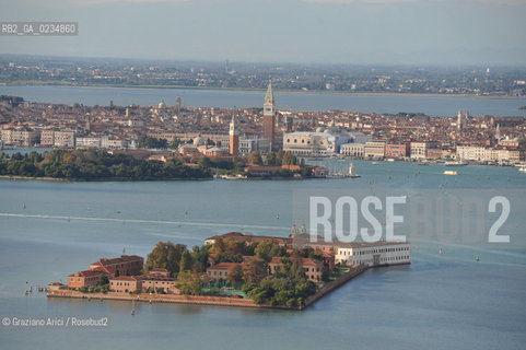 VENEZIA 15 OTTOBRE 2009 - FOTO AEREE SKYLINE E ISOLE ©Graziano Arici/Rosebud2 AEREA