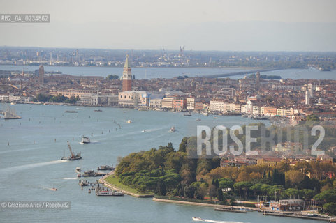 VENEZIA 15 OTTOBRE 2009 - FOTO AEREE SKYLINE E ISOLE ©Graziano Arici/Rosebud2 AEREA