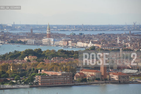 VENEZIA 15 OTTOBRE 2009 - FOTO AEREE SKYLINE E ISOLE ©Graziano Arici/Rosebud2 AEREA