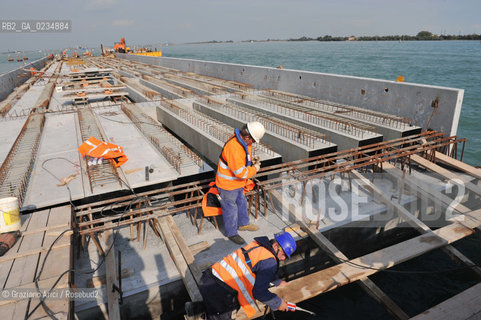 VENEZIA - ARSENALE - 20/10/09 - COSTRUZIONE DELLA DARSENA ESTERNA ©Graziano Arici/Rosebud2 CONSORZIO VENEZIA NUOVA