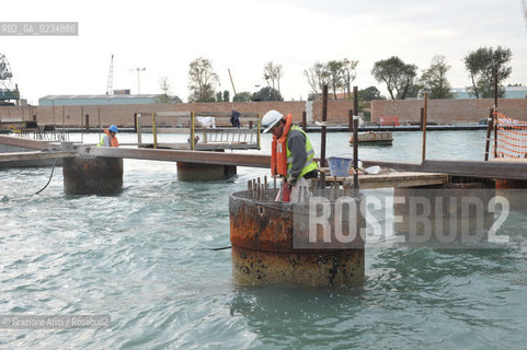 VENEZIA - ARSENALE - 20/10/09 - COSTRUZIONE DELLA DARSENA ESTERNA ©Graziano Arici/Rosebud2 CONSORZIO VENEZIA NUOVA