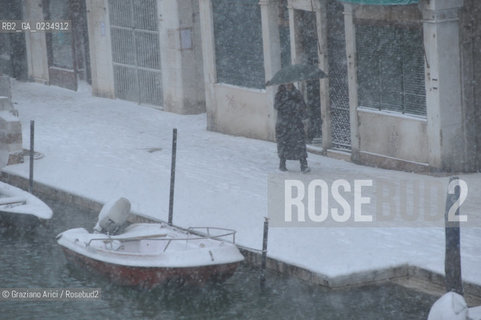 Venice december, 19th 2009 - A stormy snow in Venice ©Graziano Arici/Rosebud2 neve venezia canale rialto