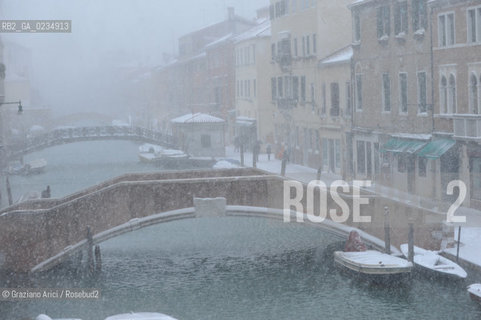 Venice december, 19th 2009 - A stormy snow in Venice ©Graziano Arici/Rosebud2 neve venezia canale rialto