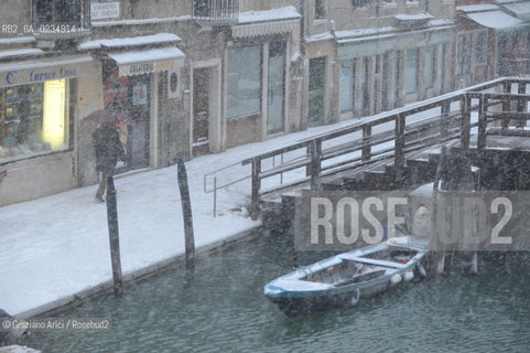 Venice december, 19th 2009 - A stormy snow in Venice ©Graziano Arici/Rosebud2 neve venezia canale rialto