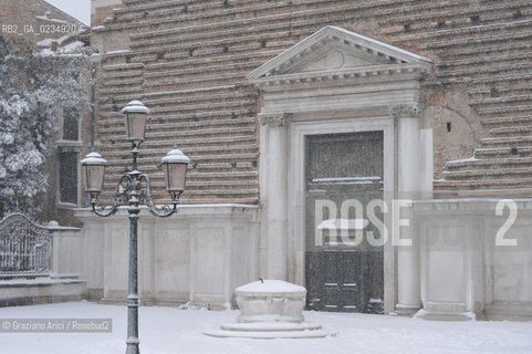 Venice december, 19th 2009 - A stormy snow in Venice ©Graziano Arici/Rosebud2 neve venezia canale rialto