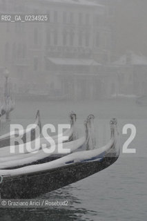 Venice december, 19th 2009 - A stormy snow in Venice ©Graziano Arici/Rosebud2 neve venezia canale rialto