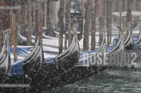 Venice december, 19th 2009 - A stormy snow in Venice ©Graziano Arici/Rosebud2 neve venezia canale rialto