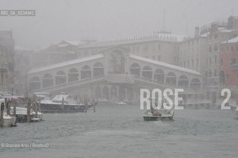 Venice december, 19th 2009 - A stormy snow in Venice ©Graziano Arici/Rosebud2 neve venezia canale rialto