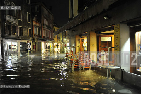 Venice december, 25th 2009 - Exceptional high tide of 1,45 m in Venice during the Christmas night at 4 a.m. ©Graziano Arici/Rosebud2 acqua alta marea