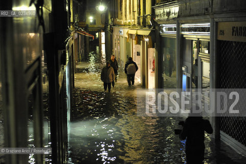 Venice december, 25th 2009 - Exceptional high tide of 1,45 m in Venice during the Christmas night at 4 a.m. ©Graziano Arici/Rosebud2 acqua alta marea