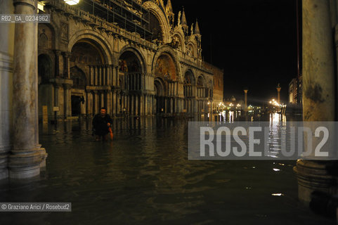 Venice december, 25th 2009 - Exceptional high tide of 1,45 m in Venice during the Christmas night at 4 a.m. ©Graziano Arici/Rosebud2 acqua alta marea