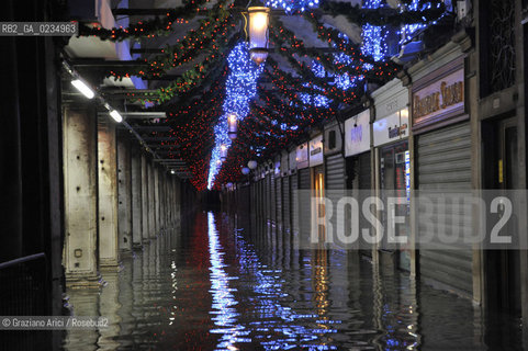 Venice december, 25th 2009 - Exceptional high tide of 1,45 m in Venice during the Christmas night at 4 a.m. ©Graziano Arici/Rosebud2 acqua alta marea