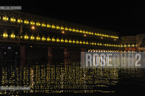 Venice december, 25th 2009 - Exceptional high tide of 1,45 m in Venice during the Christmas night at 4 a.m. ©Graziano Arici/Rosebud2 acqua alta marea
