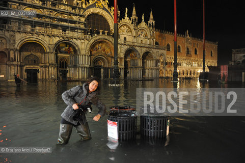 Venice december, 25th 2009 - Exceptional high tide of 1,45 m in Venice during the Christmas night at 4 a.m. ©Graziano Arici/Rosebud2 acqua alta marea GRAZIA FIORE