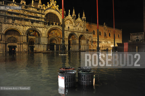 Venice december, 25th 2009 - Exceptional high tide of 1,45 m in Venice during the Christmas night at 4 a.m. ©Graziano Arici/Rosebud2 acqua alta marea