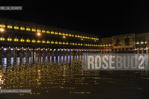 Venice december, 25th 2009 - Exceptional high tide of 1,45 m in Venice during the Christmas night at 4 a.m. ©Graziano Arici/Rosebud2 acqua alta marea