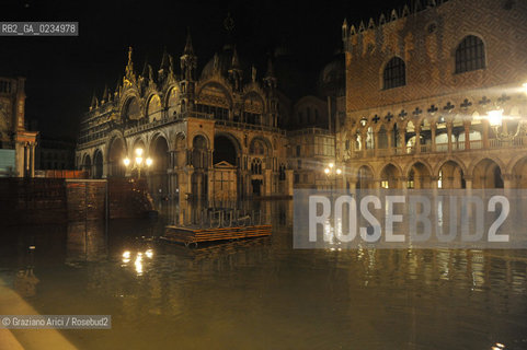 Venice december, 25th 2009 - Exceptional high tide of 1,45 m in Venice during the Christmas night at 4 a.m. ©Graziano Arici/Rosebud2 acqua alta marea