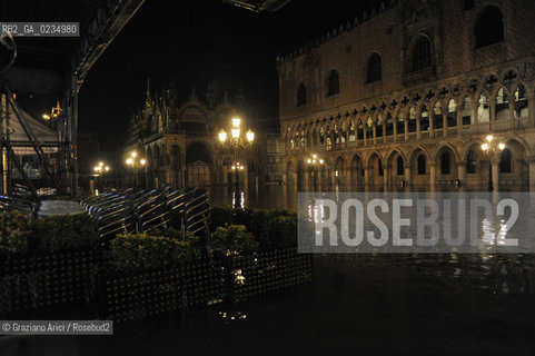 Venice december, 25th 2009 - Exceptional high tide of 1,45 m in Venice during the Christmas night at 4 a.m. ©Graziano Arici/Rosebud2 acqua alta marea
