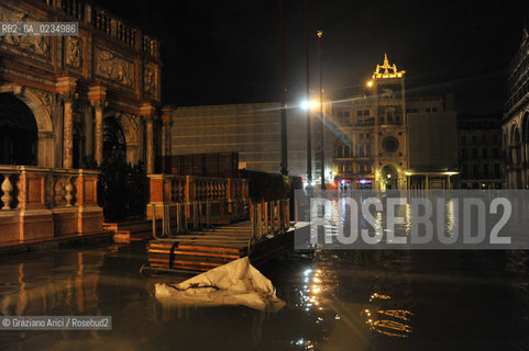 Venice december, 25th 2009 - Exceptional high tide of 1,45 m in Venice during the Christmas night at 4 a.m. ©Graziano Arici/Rosebud2 acqua alta marea