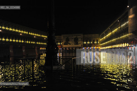 Venice december, 25th 2009 - Exceptional high tide of 1,45 m in Venice during the Christmas night at 4 a.m. ©Graziano Arici/Rosebud2 acqua alta marea