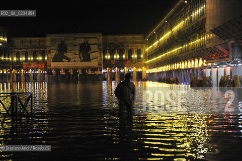 Venice december, 25th 2009 - Exceptional high tide of 1,45 m in Venice during the Christmas night at 4 a.m. ©Graziano Arici/Rosebud2 acqua alta marea