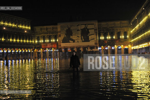 Venice december, 25th 2009 - Exceptional high tide of 1,45 m in Venice during the Christmas night at 4 a.m. ©Graziano Arici/Rosebud2 acqua alta marea