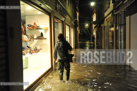 Venice december, 25th 2009 - Exceptional high tide of 1,45 m in Venice during the Christmas night at 4 a.m. ©Graziano Arici/Rosebud2 acqua alta marea