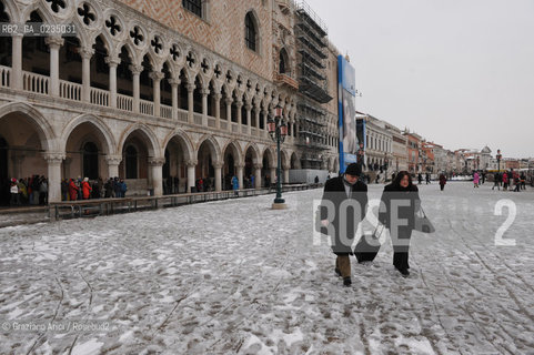 Venezia 12/09 - Piazza S.Marco con la neve ©Graziano Arici/Rosebud2 barbone