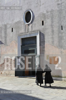 Venice april 2010 -  Calle street with nuns suore  ©Graziano Arici/Rosebud2