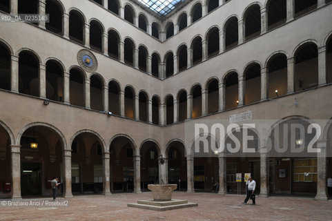 Venice  4/5/10 - The palace Fontego dei Tedeschi - It was the ancient warehouse of the german merchant palazzo ©Graziano Arici/Rosebud2