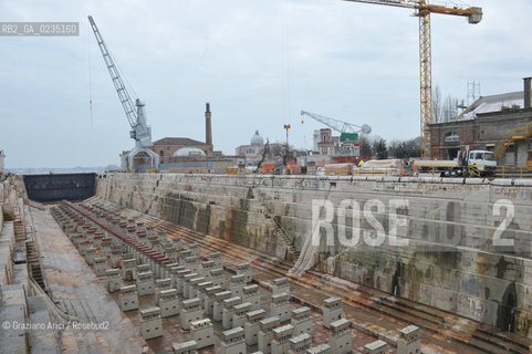 VENEZIA 4/2/10 LAVORI DEI RESTAURO E RISTRUTTURAZIONE DELLARSENALE BACINO DI CARENAGGIO DI MEZZO ©Graziano Arici/Rosebud2 CONSORZIO VENEZIA NUOVA