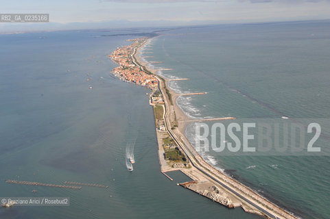 VENEZIA 15 OTTOBRE 2009 - FOTO AEREE DELLE BARENE DELLA LAGUNA DI VENEZIA ©Graziano Arici/Rosebud2 AEREA